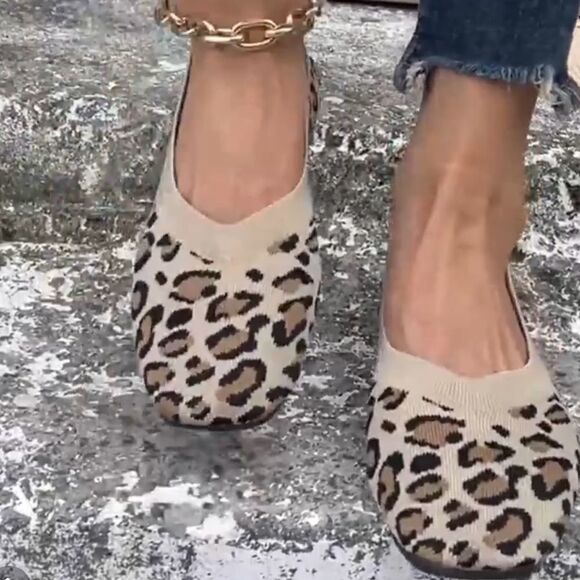 Leopard Print Ballet Flat Shoes NWOT - Picture 3 of 5